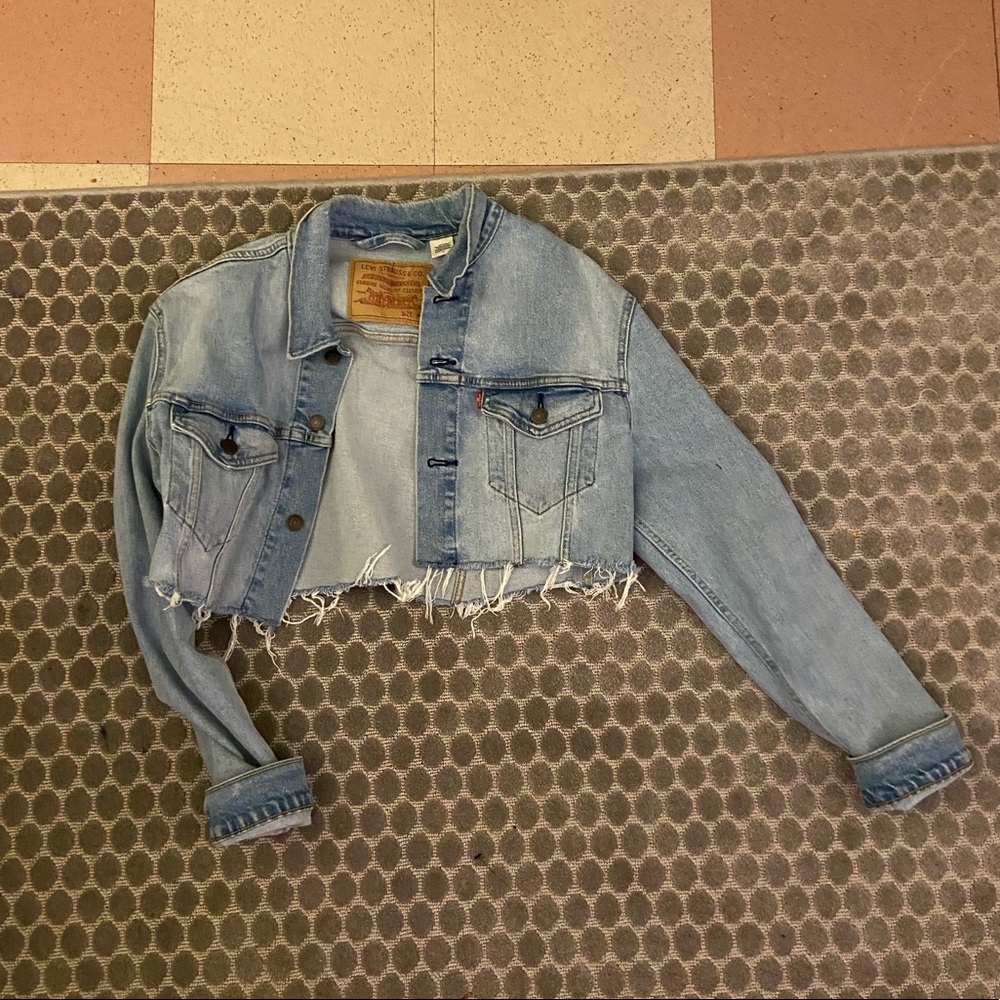 Levi’s Cropped Denim Jacket